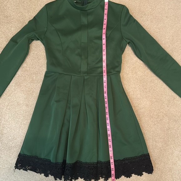 5/$50 EUC Purple Month Emerald Green Long Sleeved Skater Mini Dress Sz. L - Picture 7 of 9